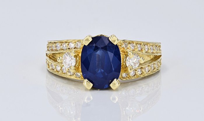 Ingen mindstepris - Ring - 18 kraat Gulguld -  2.96ct. tw. Safir - Diamant - Kongeblå