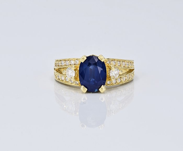 Ingen mindstepris - Ring - 18 kraat Gulguld -  2.96ct. tw. Safir - Diamant - Kongeblå