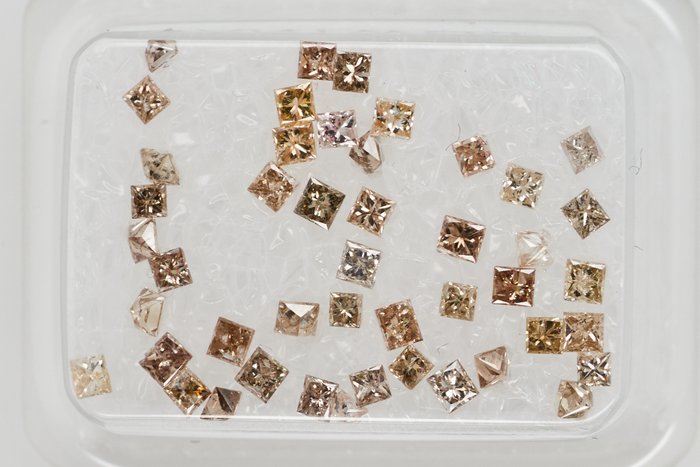 Ingen mindstepris - 45 pcs Diamant  (Naturfarvet)  - 110 ct Blandet brun - I3 SI1 - Gem Report Antwerp (GRA)