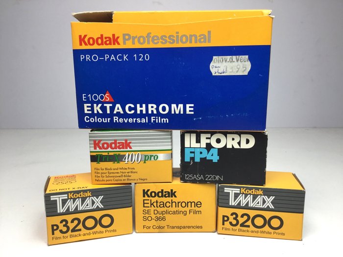 Ilford, Kodak Eight unused photo films Ubrugt film