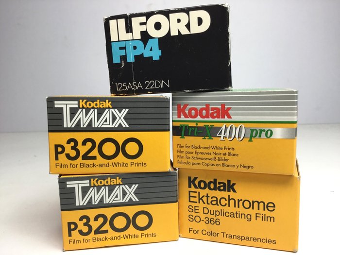 Ilford, Kodak Eight unused photo films Ubrugt film