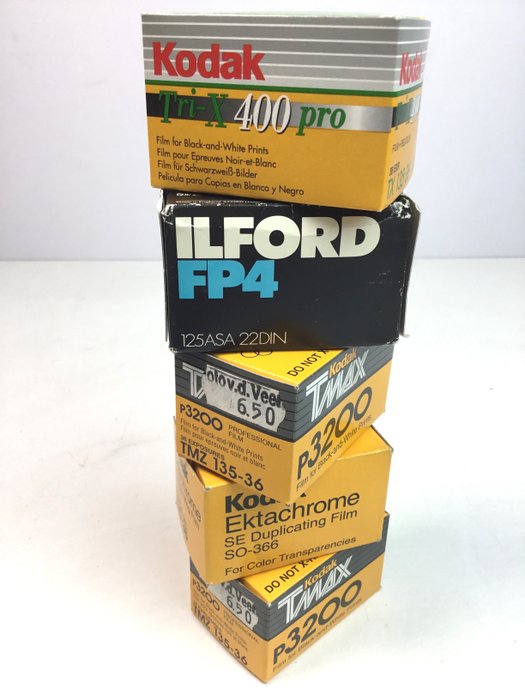 Ilford, Kodak Eight unused photo films Ubrugt film