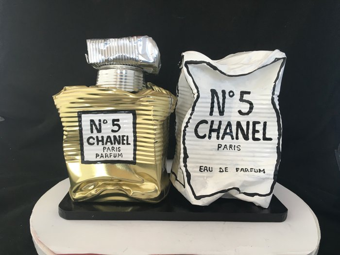 Norman Gekko (XX-XXI) - GIANT Crushed Chanel N.5 GOLD with Box