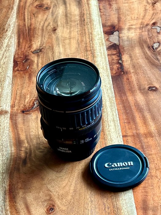 Canon Lens EF 28-135mm 1:3.5 - 5.6 IS Zoomobjektiv