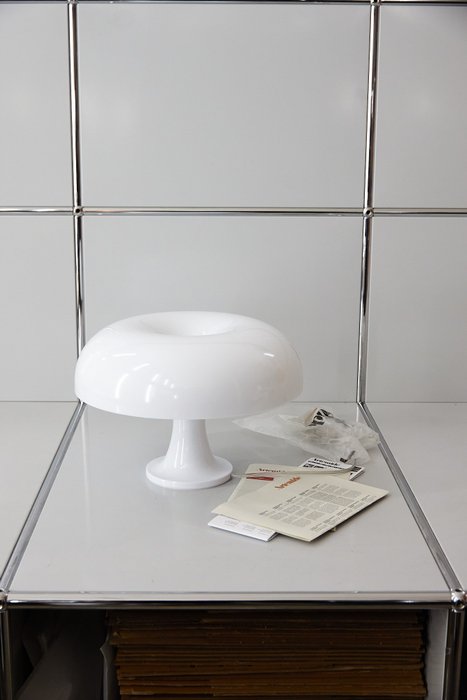 Artemide - Giancarlo Mattioli - Bordlampe - Nessino - Hvid - Polycarbonat