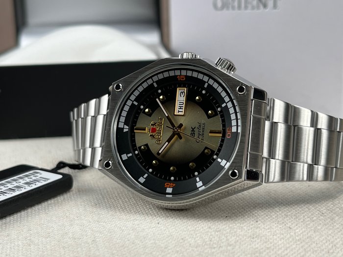 Orient SK - Retro Diver Day/Date - RA-AA0B01G19B - Ingen mindstepris - Mænd - 2011-nu