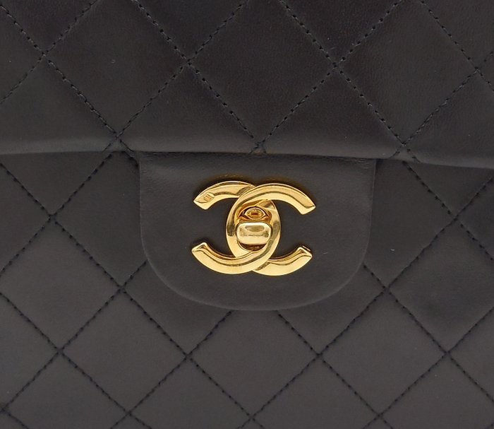 Chanel - Timeless Classic Flap Medium - Skuldertaske