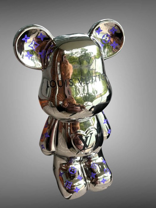 AmsterdamArts - Shiny Louis Vuitton mirror Bear statue