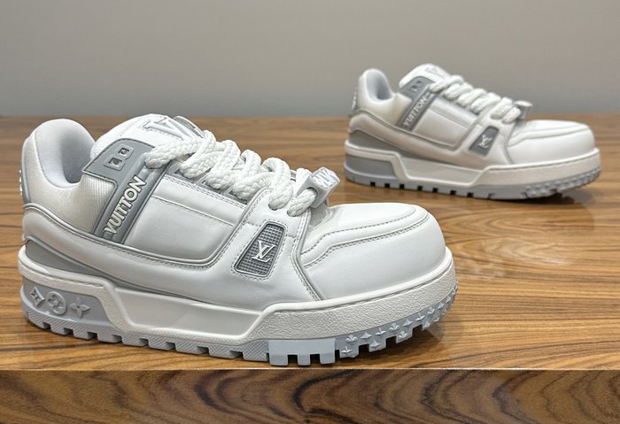 Louis Vuitton - Sneakers