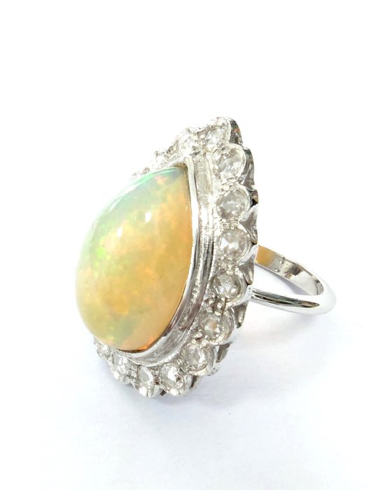 Ring - 18 kraat Hvidguld Opal - Diamant