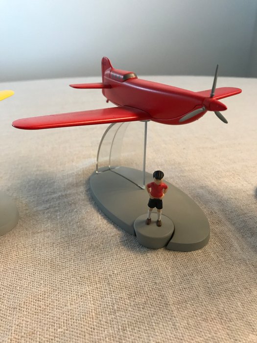 Hergé - Miniature figur - Collection « EN AVION TINTIN » - 4 pièces – Ech 1/72eme  (4) - Metal og indsprøjtet plast