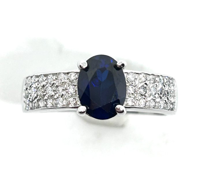 Ingen mindstepris - Ring - 18 kraat Hvidguld -  1.56ct. tw. Safir - Diamant