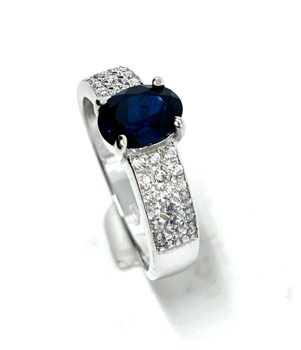 Ingen mindstepris - Ring - 18 kraat Hvidguld -  1.56ct. tw. Safir - Diamant