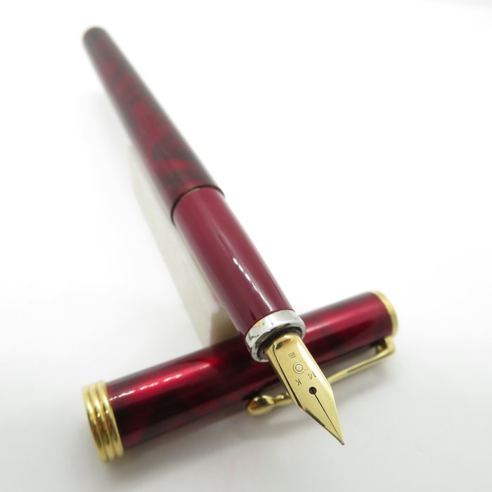 Platinum - BelAge (red and black marble) - 14K gold nib (F) - Fyldepen