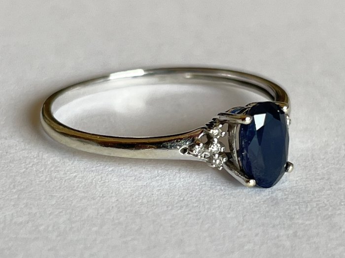 Ingen mindstepris - Ring 9K guld - 0,60 Cts safir, diamanter