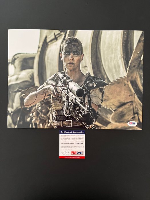 Mad Max: Fury Road - Charlize Theron (Furiosa) - Signed in Person - with PSA/DNA Certificate - Autograph photo - No Reserve!