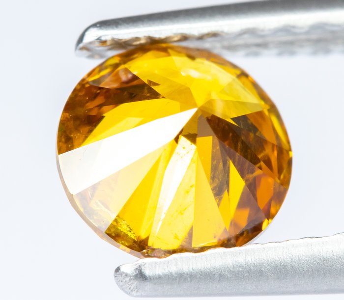 Ingen mindstepris - 1 pcs Diamant  (Naturfarvet)  - 0.71 ct - Rund - Fancy vivid Orange - I1 - Gem Report Antwerp (GRA)