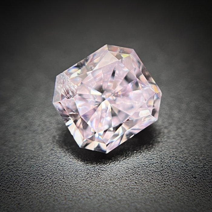 1 pcs Diamant - 0.52 ct - Skåret hjørne rektangulært - light pink - I2