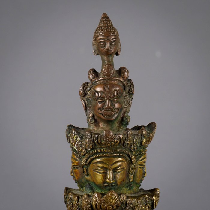 tusindarmet Avalokiteshvara Bodhisattva-figur - Bronze - Indien/Nepal - anden halvdel af det 20. århundrede