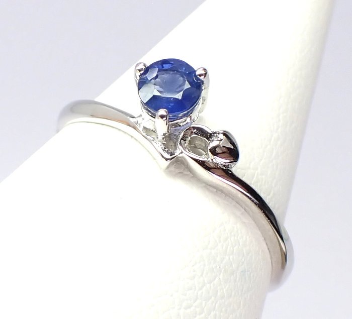 Ingen mindstepris - Ring - 18 kraat Hvidguld -  0.35ct. tw. Safir