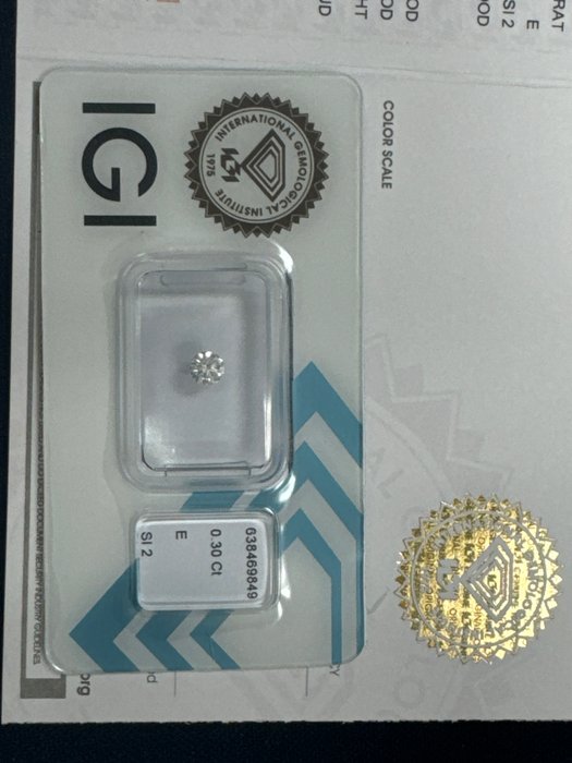 Ingen mindstepris - 1 pcs Diamant  (Natur)  - 0.30 ct - Rund - E - SI2 - International Gemological Institute (IGI)