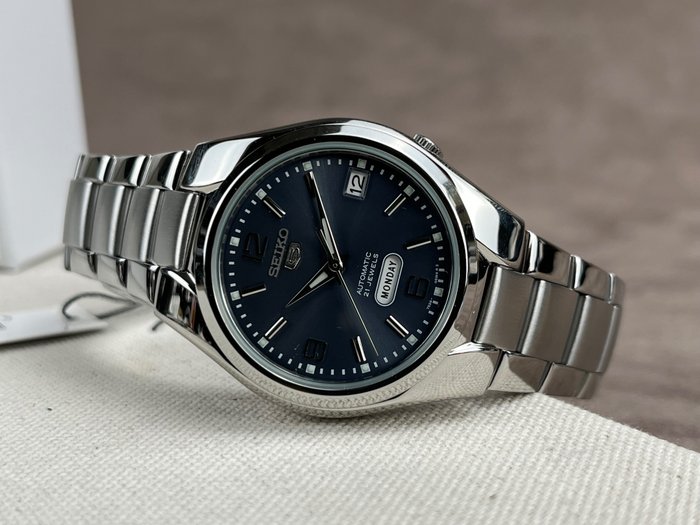 Seiko - 5 - Automatic Day Date - Ingen mindstepris - SNK621K1 - Mænd - 2011-nu