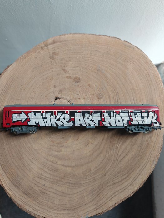 Punisher (XX-XXI) - "Make art not war" - Hand painted train