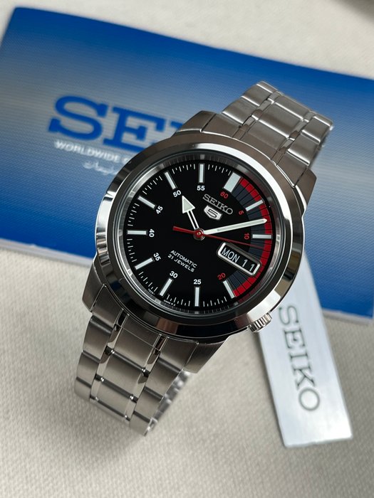 Seiko - 5 - Automatic Day Date - Ingen mindstepris - SNKK31K1 - Mænd - 2011-nu