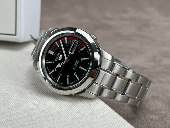 Seiko - 5 - Automatic Day Date - Ingen mindstepris - SNKK31K1 - Mænd - 2011-nu