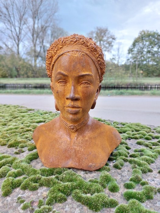 Statue, statue "African lady" Colonial - 24 cm - Støbejern