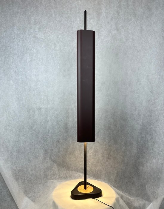 Flos - Lampe - Emi bord dyb rød - Aluminium