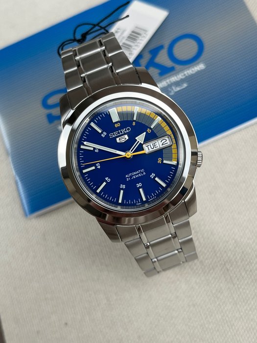 Seiko - 5 - Automatic Day Date - Ingen mindstepris - SNKK27K1 - Mænd - 2011-nu