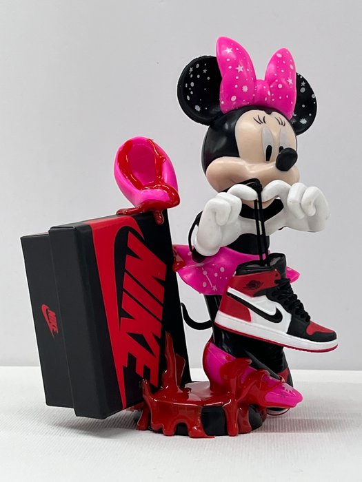 Alvin Silvrants (1979) - Minnie Mouse loves “Nike AIR Jordan I” statue