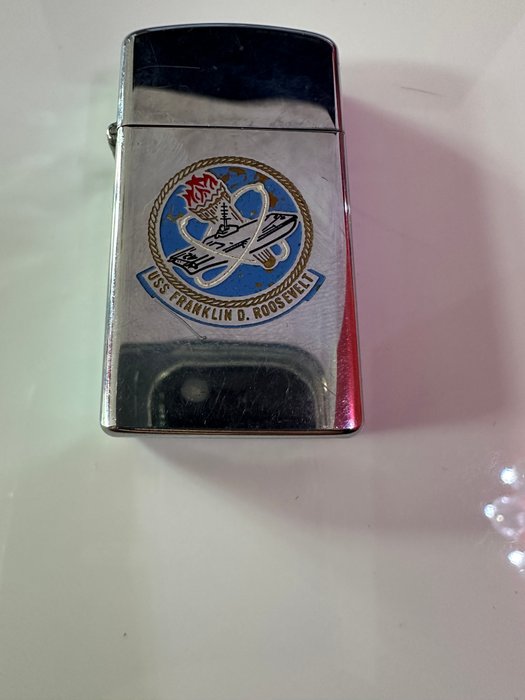 Zippo - Lighter - Jern (støbt/smeltet)