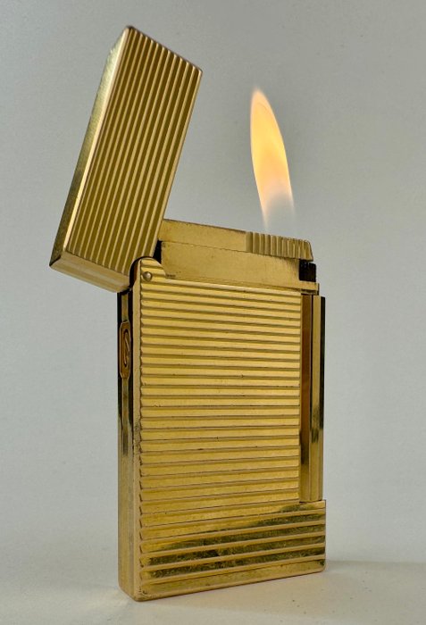 S.T. DUPONT 18K Gold Plated Lighter - Lighter - Forgyldt