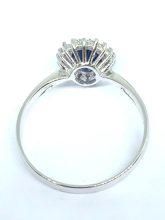 Ingen mindstepris - Ring - 18 kraat Hvidguld -  0.60ct. tw. Safir - Diamant