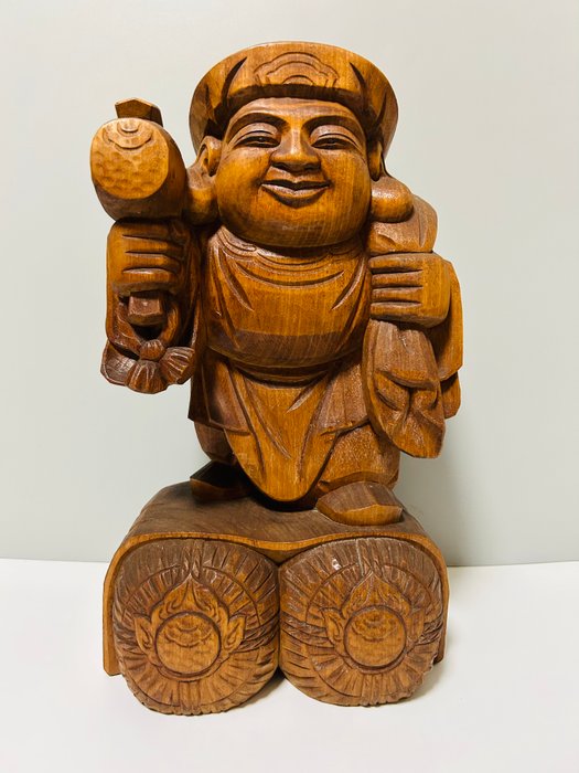 Large Japanese hand carved wooden statue of Daikokuten大黒天 - Skulptur Træ - Japan  (Ingen mindstepris)