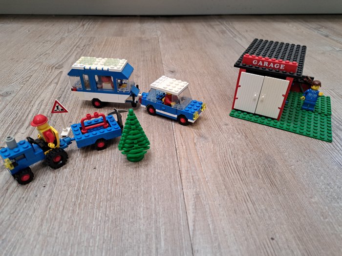 Lego - Lego 361 Garage, 6647 Highway Repair, 6694 Car with Camper