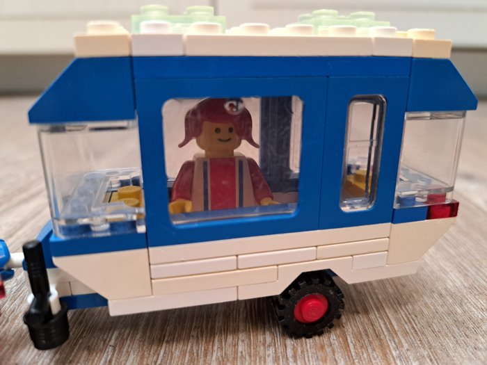 Lego - Lego 361 Garage, 6647 Highway Repair, 6694 Car with Camper