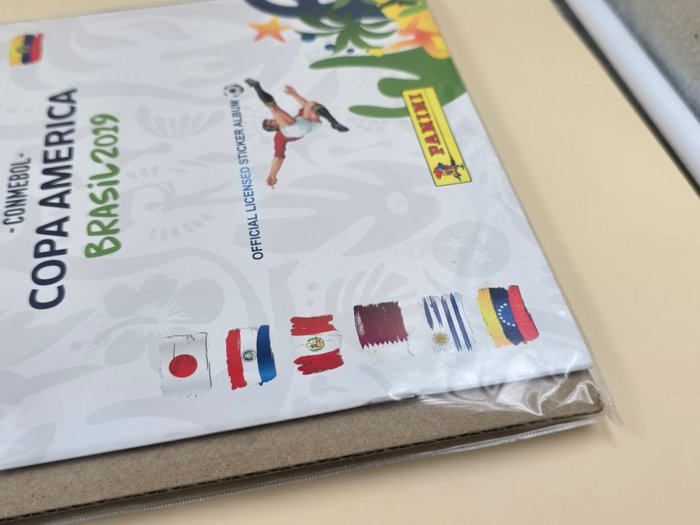 Panini - Copa America Brasil 2019 - 1 Empty album + complete loose sticker set