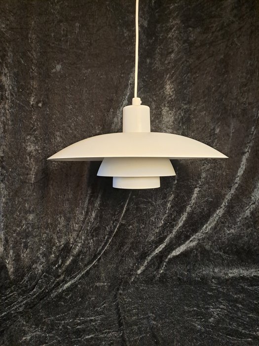 Louis Poulsen PH4 - Poul Henningsen - Loftslampe - PH 4/3 - Aluminium - Designer lampe