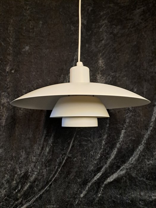 Louis Poulsen PH4 - Poul Henningsen - Loftslampe - PH 4/3 - Aluminium - Designer lampe