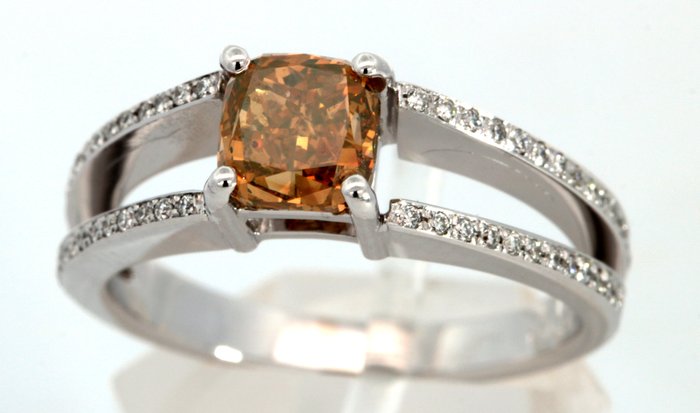 Ring - 18 kraat Hvidguld -  1.55ct. tw. Gul Diamant (Naturfarvet)