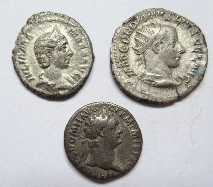 Romarriket. Lot of 3 AR coins incl.: 2 Denarii of Domitian and Julia Mamaea  Antoninianus of Gordian III  (Ingen mindstepris)