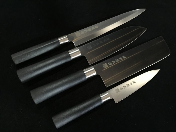 孫六 MAGOROKU / Set of 4 / 三徳 SANTOKU 柳刃 YANAGIBA 菜切 NAKIRI ペティ PETTY - Bordkniv (4) - Japansk køkkenkniv - Stål/harpiks