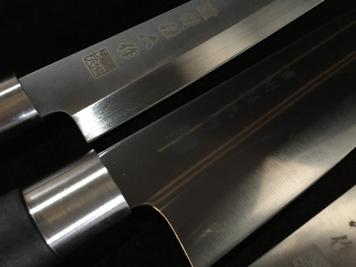 孫六 MAGOROKU / Set of 4 / 三徳 SANTOKU 柳刃 YANAGIBA 菜切 NAKIRI ペティ PETTY - Bordkniv (4) - Japansk køkkenkniv - Stål/harpiks