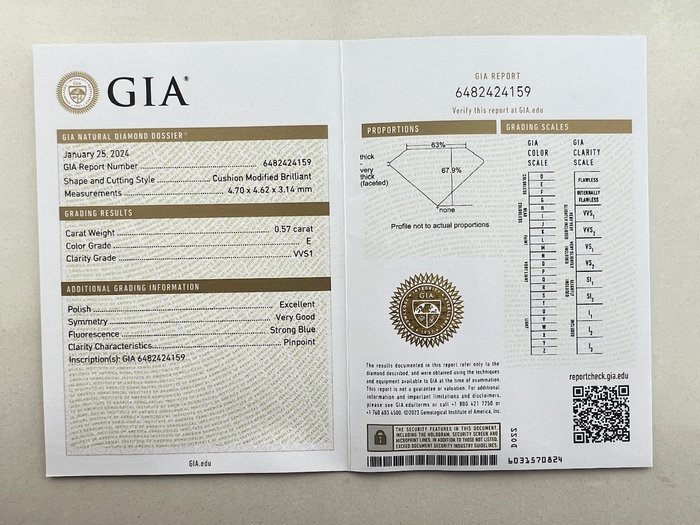 Ingen mindstepris - 1 pcs Diamant  (Natur)  - 057 ct - Pude - E - VVS1 - Gemological Institute of America (GIA)