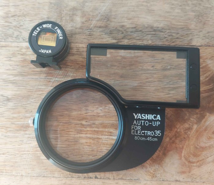 Yashica Electro 35 GS with Yashinon 1,7/45mm + wide and tele lenses and viewfinders | Analogt kamera