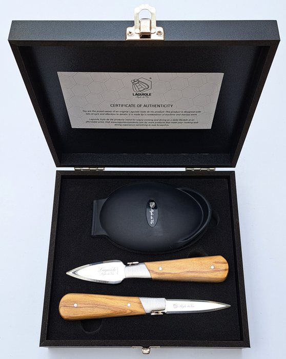 Laguiole - Oyster Gift Set - 2 Oysters knives and an Oyster holder - Olive Wood handle - Køkkenkniv - Rustfrit stål - Holland