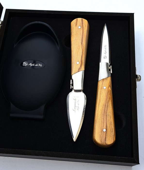 Laguiole - Oyster Gift Set - 2 Oysters knives and an Oyster holder - Olive Wood handle - Køkkenkniv - Rustfrit stål - Holland